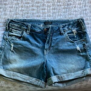 Silver jean shorts. Cuffed at the bottom. Cute pockets. EUC.
